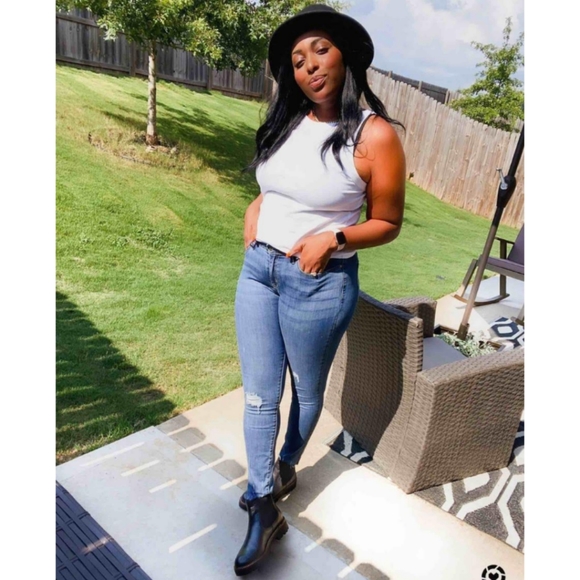 NWT Nordstrom Caslon Miller Water Resistant Lug Chelsea Boot Black Leather Shoes - Picture 12 of 16